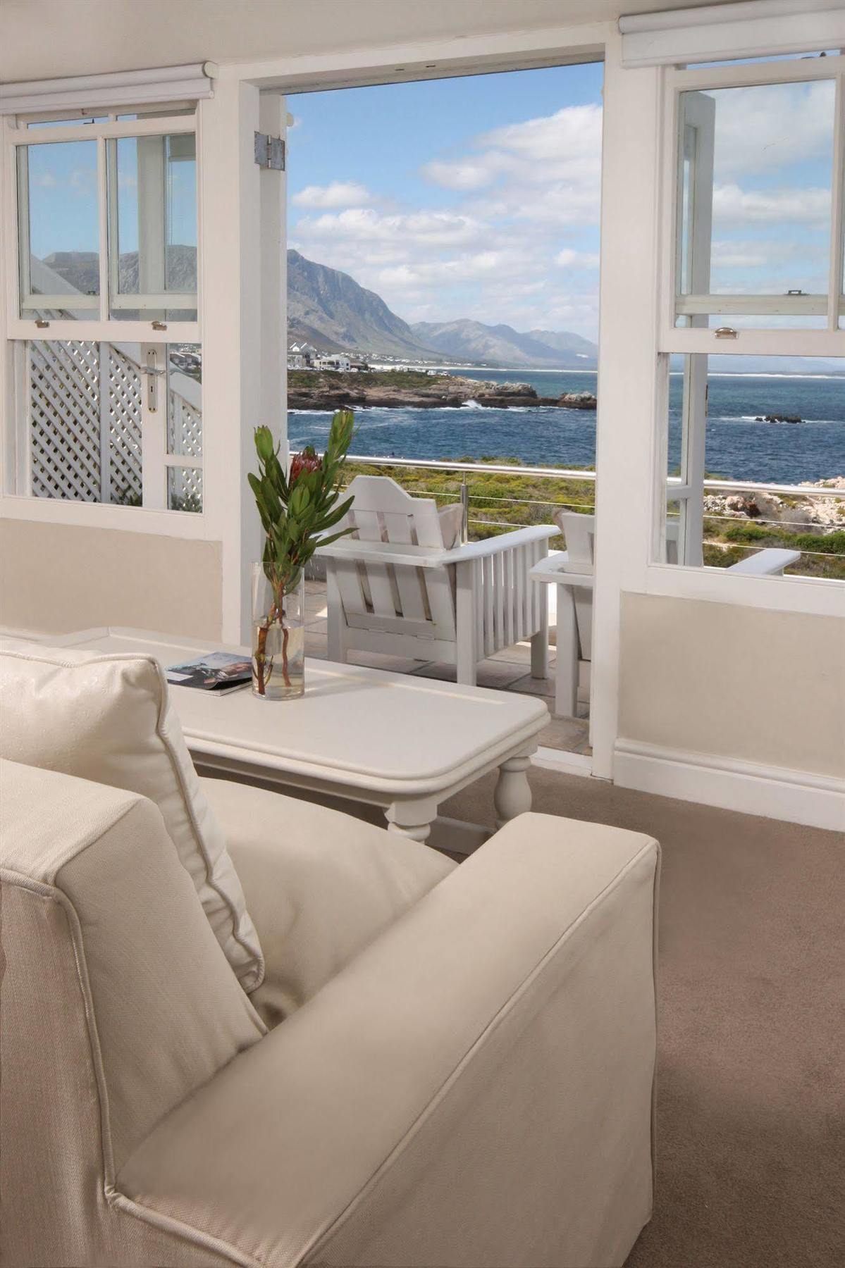 Ocean Eleven Guesthouse Херманус Экстерьер фото